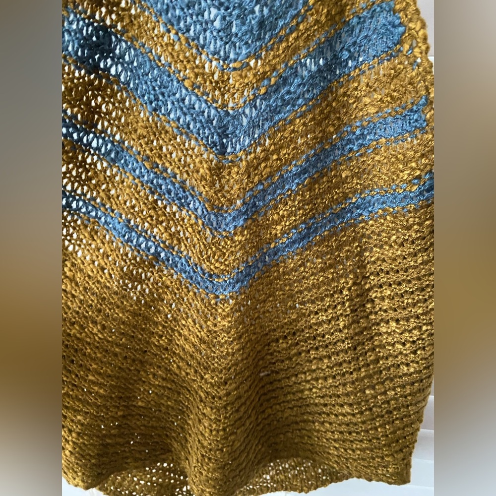 Hem & Thread Striped Crop Top - Picture 5 of 7